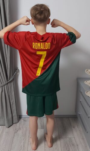 PORTUGAL TEAM Cristiano Ronaldo apranga photo review