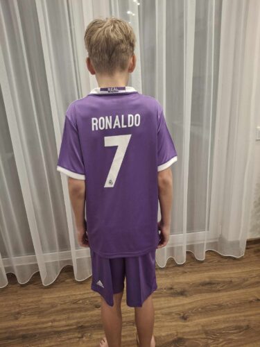 REAL MADRID Cristiano Ronaldo apranga photo review